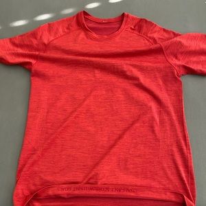Lululemon metal vent tech size large